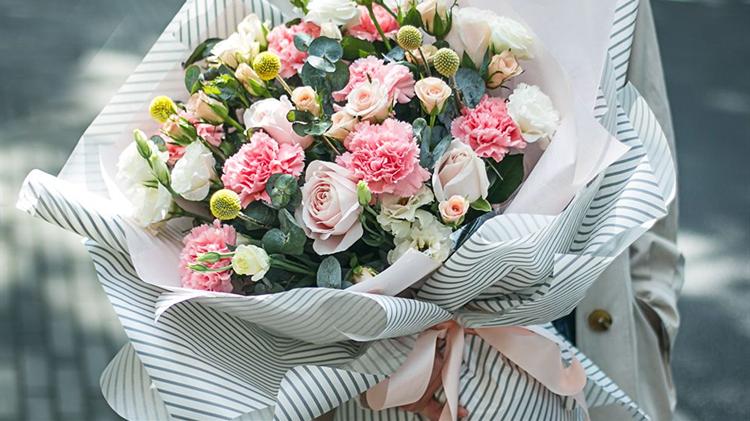 看望病人送什么花好？有4个方面需要考虑周全，这样才会送到心上