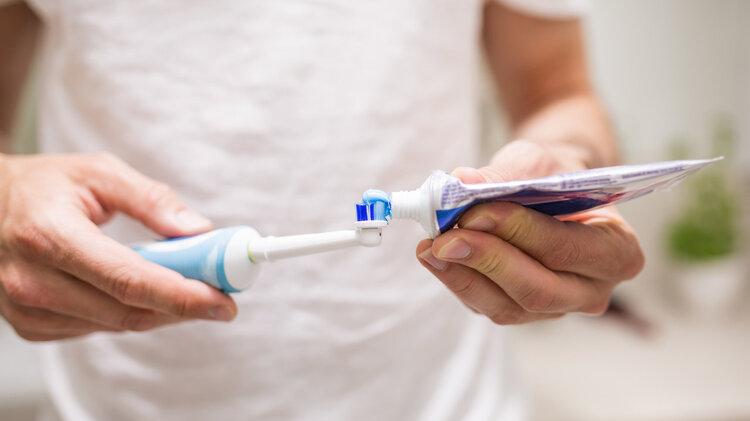 |买牙膏时，2种牙膏不建议购买，或有潜在癌症风险，你家买了吗？