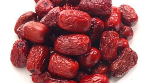 缬沙坦|黄芪与它很配，隔三差五泡水喝，脸色变红润，皮肤也更细腻了