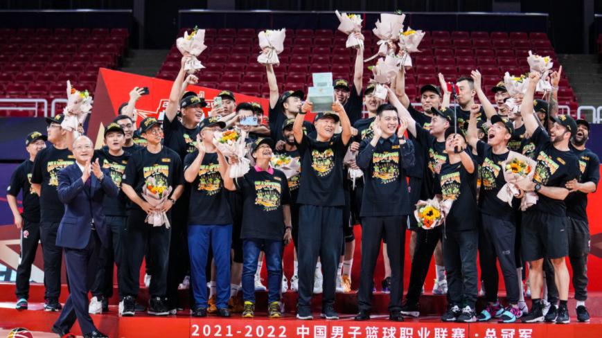 辽宁男篮|郭艾伦直播谈离队：没有什么东西是永恒的，对辽篮问心无愧！