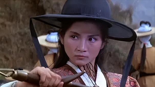 郑佩佩|怀孕8次流产4次，40岁如愿生下男孩后，郑佩佩为何净身出户？