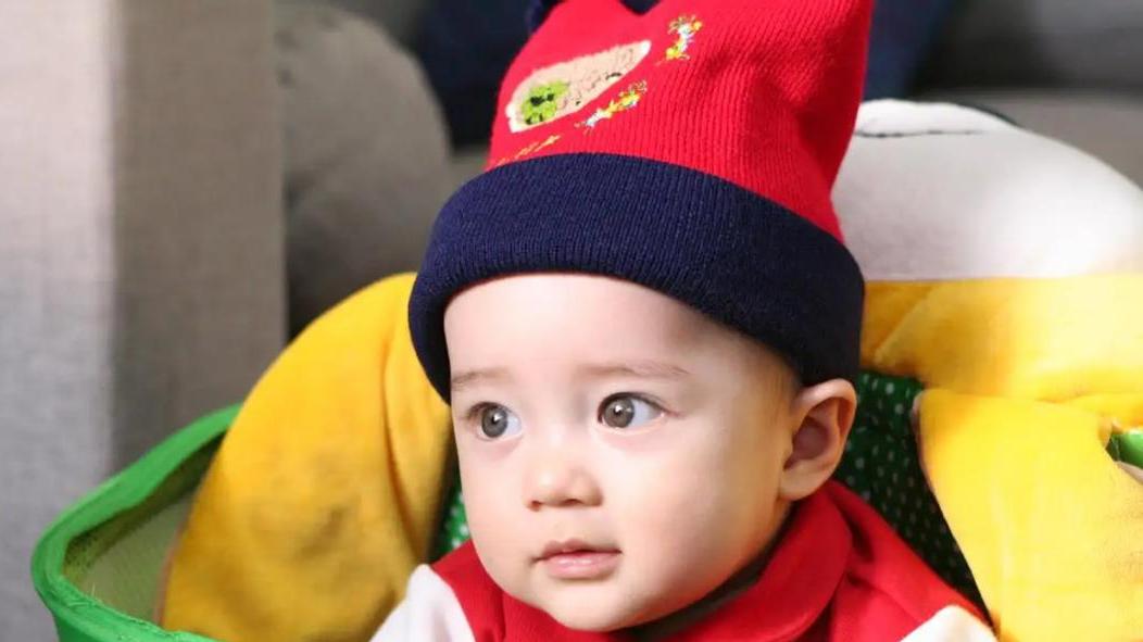 宝贝计划|还记得《宝贝计划》里的小婴儿吗？曾与成龙搭档，如今17岁大变样