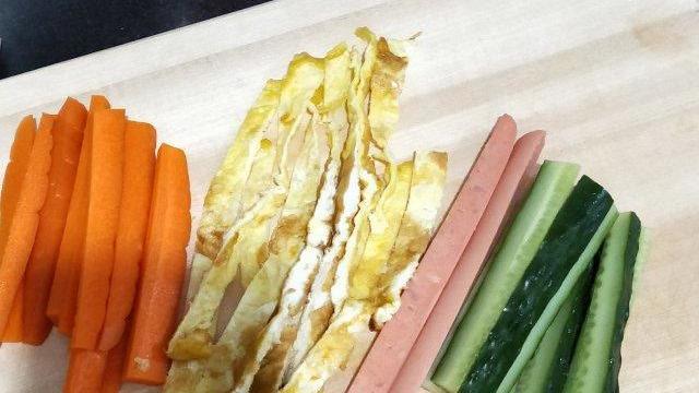 食材 低脂又好吃的寿司卷来了，快安排起来