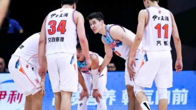 许钟豪|以狠成名！许钟豪合同到期遭哄抢 王博无力挽留 潜在下家出人意料