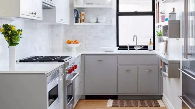 厨房油烟机装修到橱柜里面，清洁容易多了，关键还美观