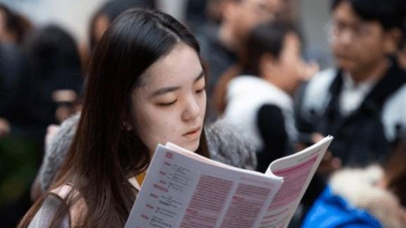 考研|自嘲是985废物，不找工作一问就是在考研，父母：求你快找工作吧