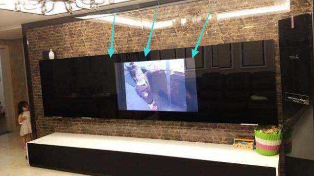 参观表姐城里的新房，一进门就被吓到了，这么大的电视头一次见！