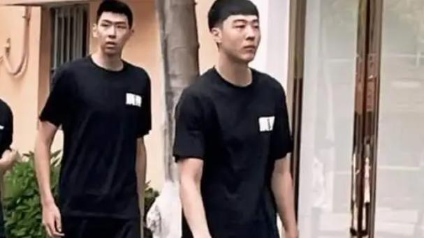 广东男篮|CBA三消息：广东两小将留东莞，马尚提前来中国，北京无主帅人选