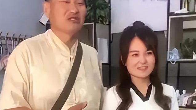 陈萌|大衣哥与新儿媳罕见同框，陈萌模样大变认不出，更像朱单伟的姐姐