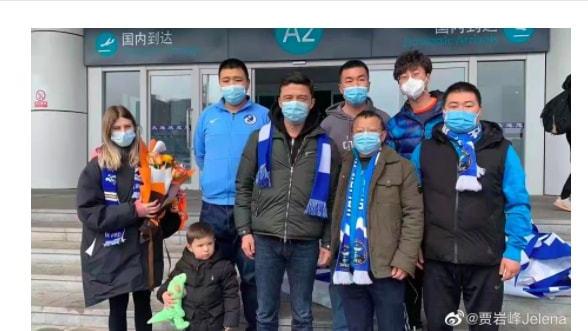 刘诗雯|国足功臣谢晖走马上任，90后加拿大白富美娇妻抢镜，混血儿子可爱