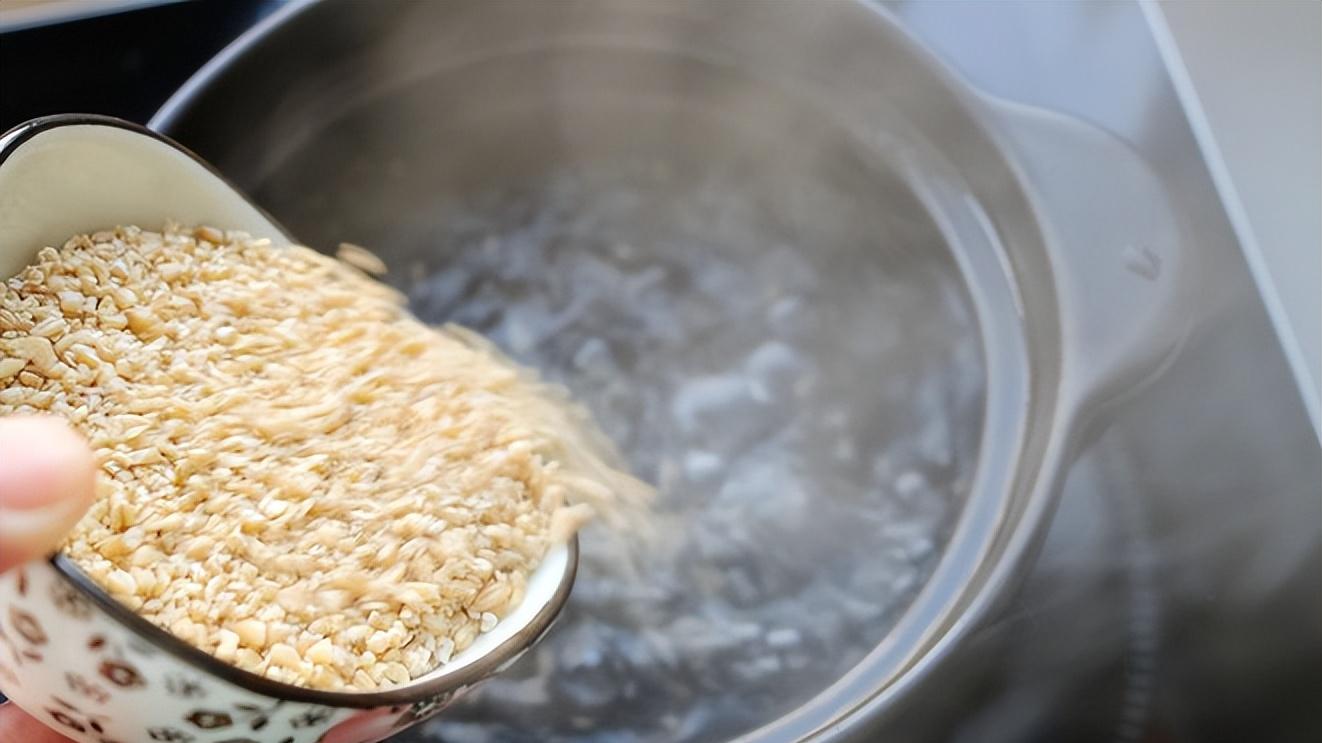 伤肾|燕麦到底是“害人麦”，还是“养生麦”？你不妨详细了解下燕麦