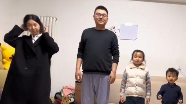 奇奇|田静公布团队阵容，妈妈负责后勤，妹妹弟媳管后台，奇奇悦悦试品