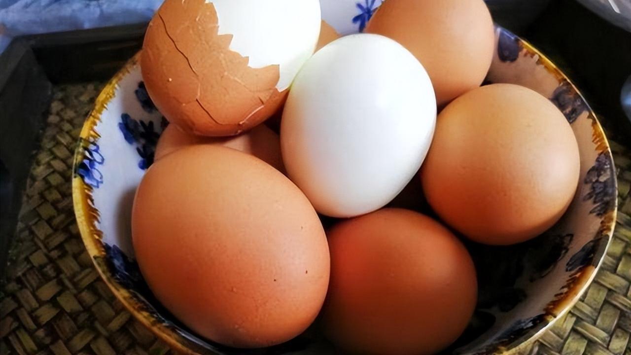 水煮鸡蛋|经常吃“水煮鸡蛋”可以减肥瘦身？营养师：有限定个数，别吃多了