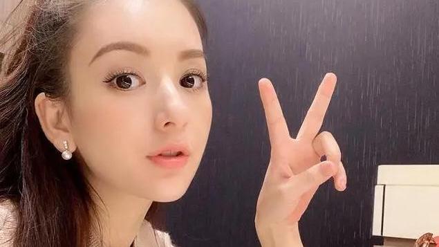 方媛|天王嫂方媛晒带娃日常，展露素颜抱2女儿喂饭，为郭富城牺牲太多