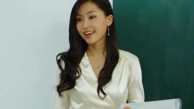 原创|女子舌部长肿块，手术无效，医生无奈：要根除此病就不能生育了！