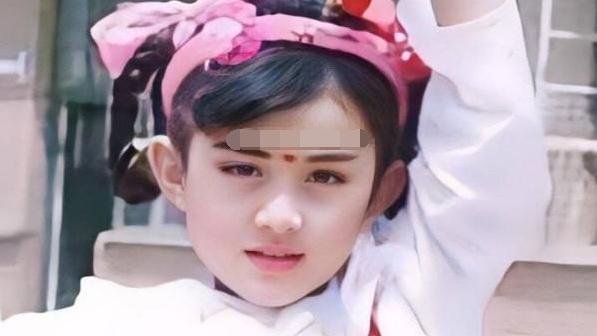 赵丽颖|粉丝回赵丽颖小学母校当老师，穿越时空和儿时颖宝见面，晒黑历史