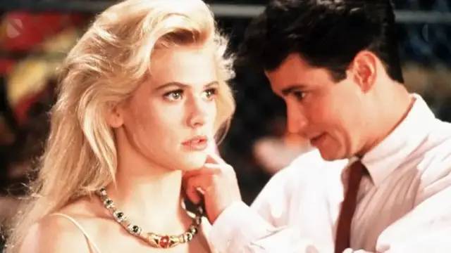 商场|35年前的奇幻片，曾被央视引进，正大剧场经典，可惜删减才能播