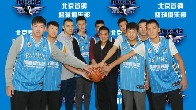 深圳男篮|本土主帅真不如洋帅？秦晓雯你该醒醒了，排名前六的哪个是洋帅