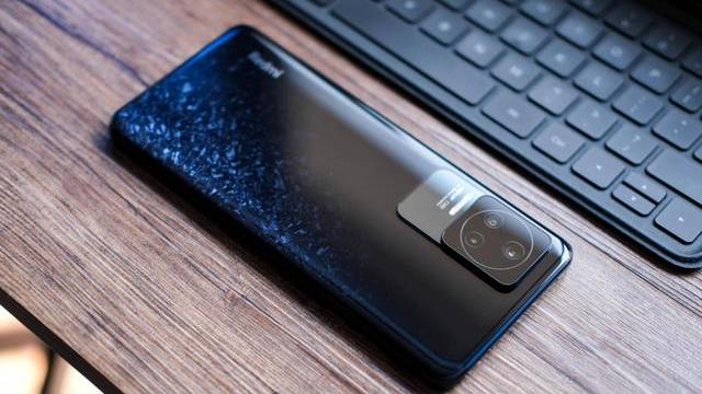 骨传导耳机|5500mAh大电池+天玑8100，2K屏加持仅2399，红米确实“卷”