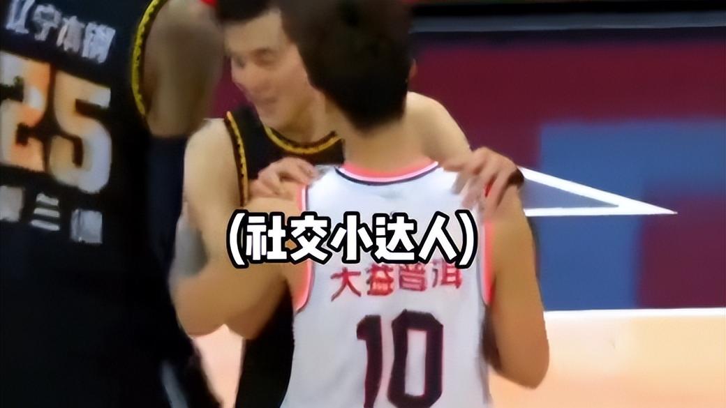 郭艾伦|郭艾伦：我很高冷！赵睿徐杰：别和我唠嗑了！球迷看完：信你个鬼