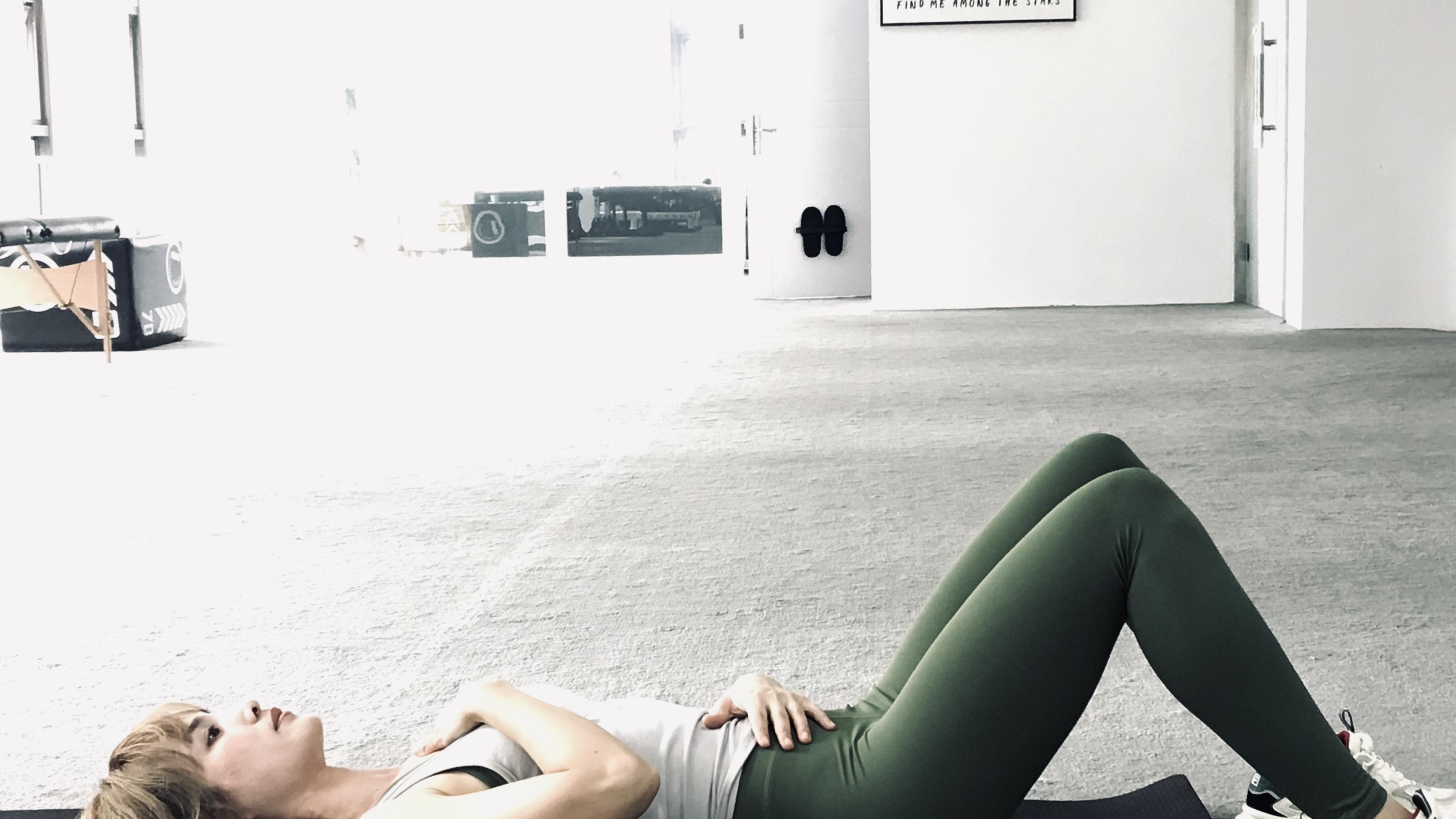 |肋骨外翻不美，健康问题很多！一套训练方法帮你轻松改善