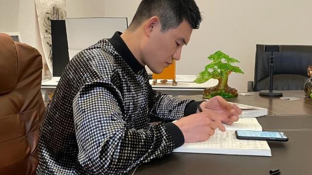 潘长江|潘长江再次教导嘎子，谈卖酒事件，放话：我不在乎那些，越骂越勇