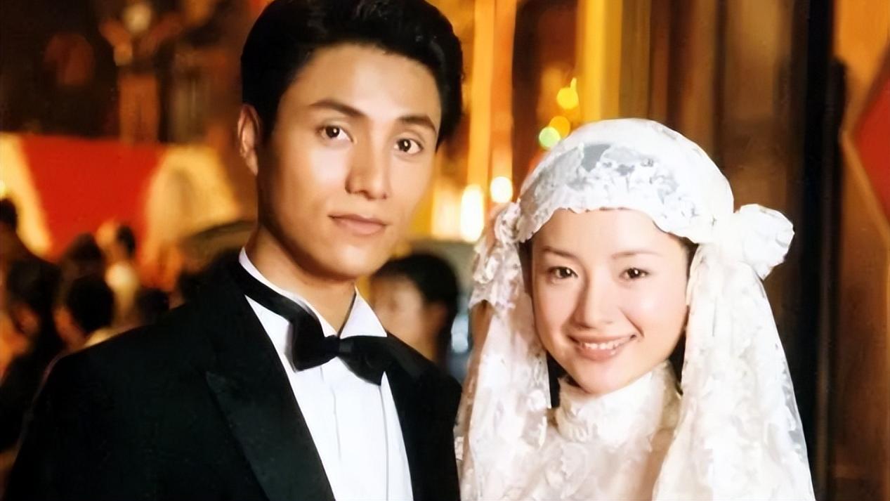 Angelababy|瘦得皮包骨！42岁董洁现身机场状态一般，休闲风打扮如同路人甲