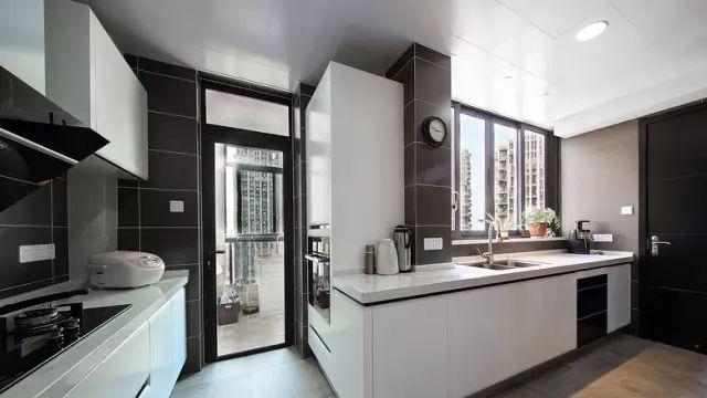 接地气！190平现代中式，花园阳台真的很漂亮！