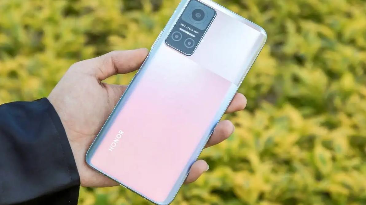 华为荣耀|荣耀发力千元机市场，大容量电池加持，售价1199元起