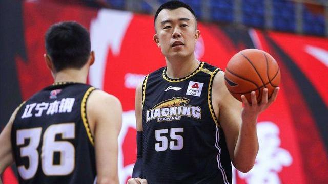 山东男篮|高诗岩含泪致谢巩晓彬，透露CBA下一站去向，杨鸣李洪庆藏大手笔