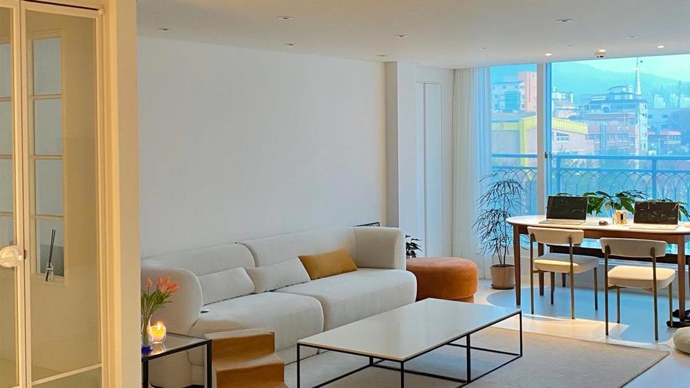 90㎡二手房前后对比，如今清爽不少！“封闭式玄关”被夸装修模板