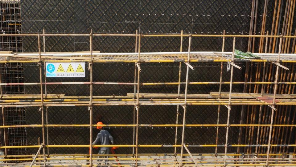 剪力墙模板无需开孔施工！新型工艺技术！值得学习！