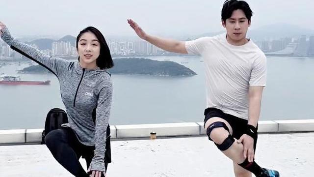 本草纲目|葱桶组合齐跳《本草纲目》，最难忘一块摔倒，有争执听聪哥的！