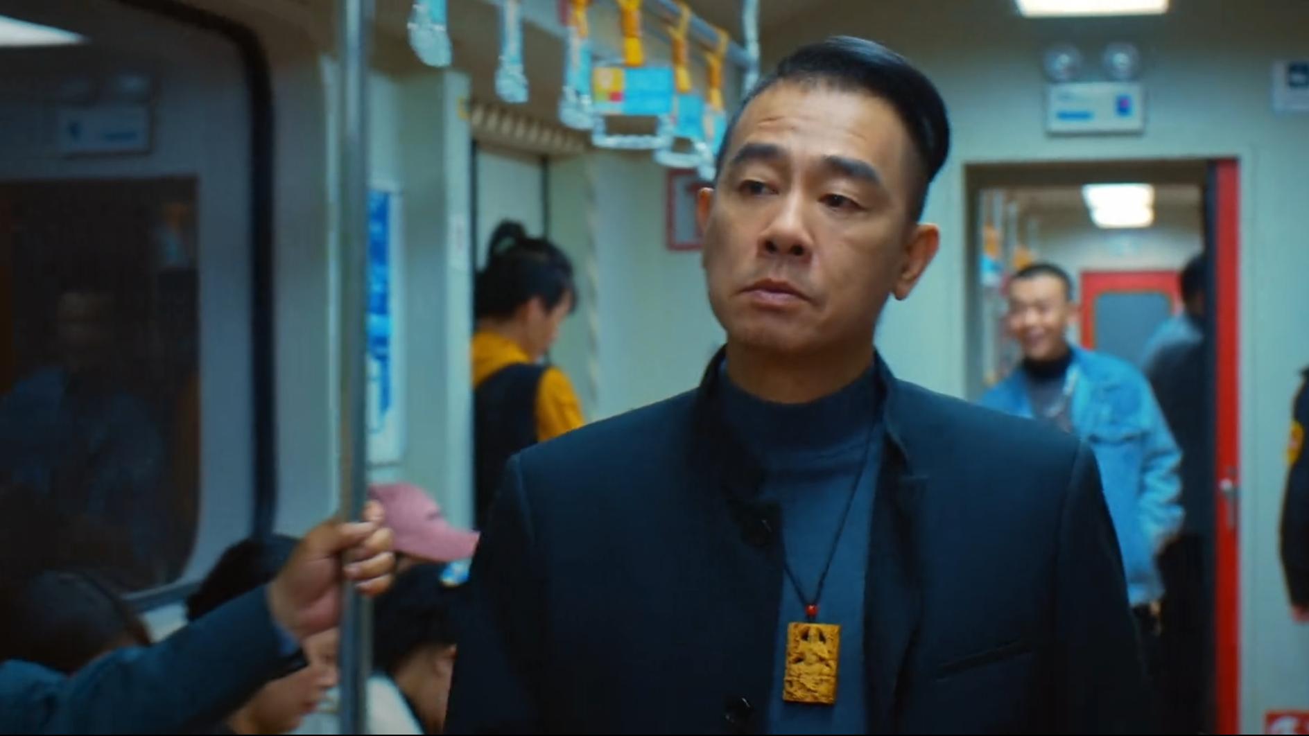 陈小春|片长69分钟不够看，陈小春拍了一部限制级新片，一上映就拿下冠军