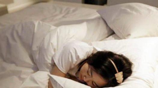 |“凶宅试睡员”：胆大心细，试睡24小时，1分钟1元，必带手电筒