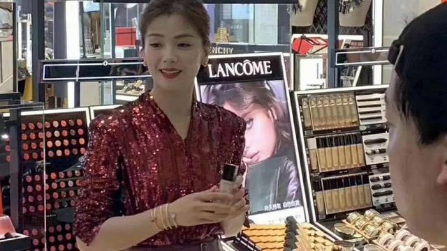 刘涛|168cm的刘涛现实中长啥样？看到生图，网友：真人比照片好看