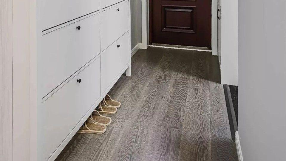 买顶层送阁楼，装完邻居都当成样板间参观，再不点破门槛都要破了