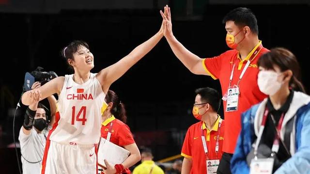 李月汝|中国篮协拒绝放人！李月汝无缘出国打球 姚明惹争议