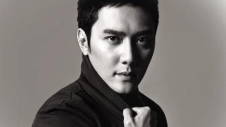 冯绍峰|43岁冯绍峰街头跑步无人识，不戴口罩似遛弯大爷，爱抽烟状态憔悴