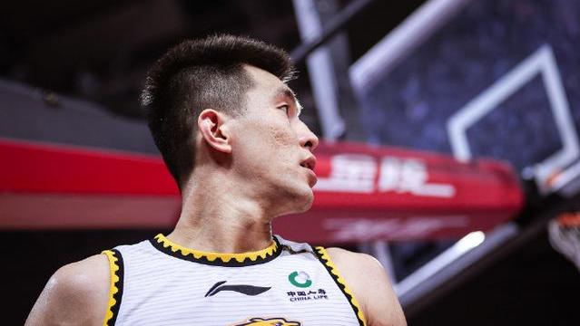 郭艾伦|狂轰24+11+6！郭艾伦内涵发声，这一次打广东，他终于不憋屈了