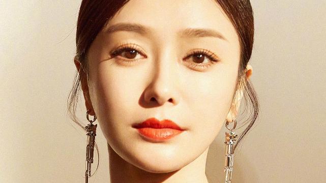 秦岚|娱乐圈的大龄女星，是偶像心中的白月光，秦岚一个有魅力的女星