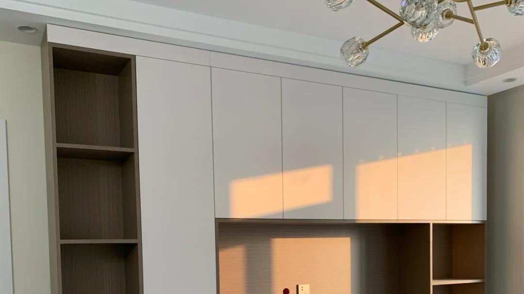 全屋定制选择品牌的还是本地工厂？