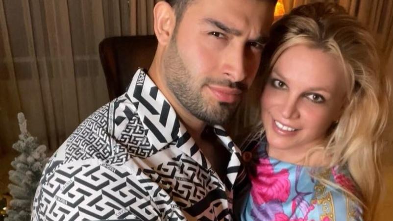 布兰妮·斯皮尔斯|小甜甜布兰妮宣布怀孕！走过13年父亲下药、强行装避孕器，终重获新生迎接