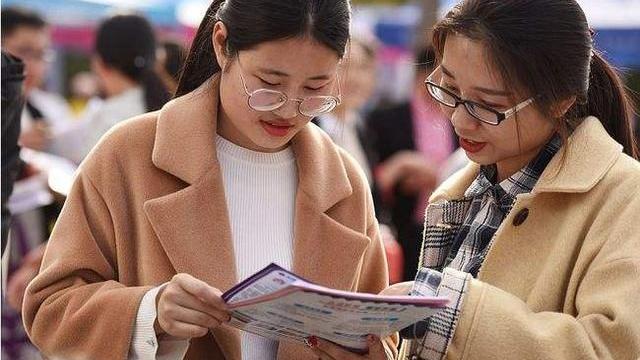 hr|HR直言：我们不招“三无家庭”学生，985学历呈现劣势，太现实！