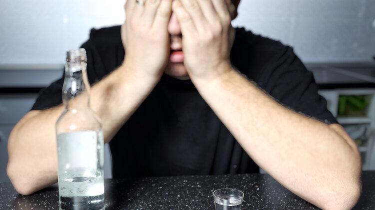 发病率|滴酒不沾，寿命更短？柳叶刀：实锤！烟酒是头号致癌“凶手”