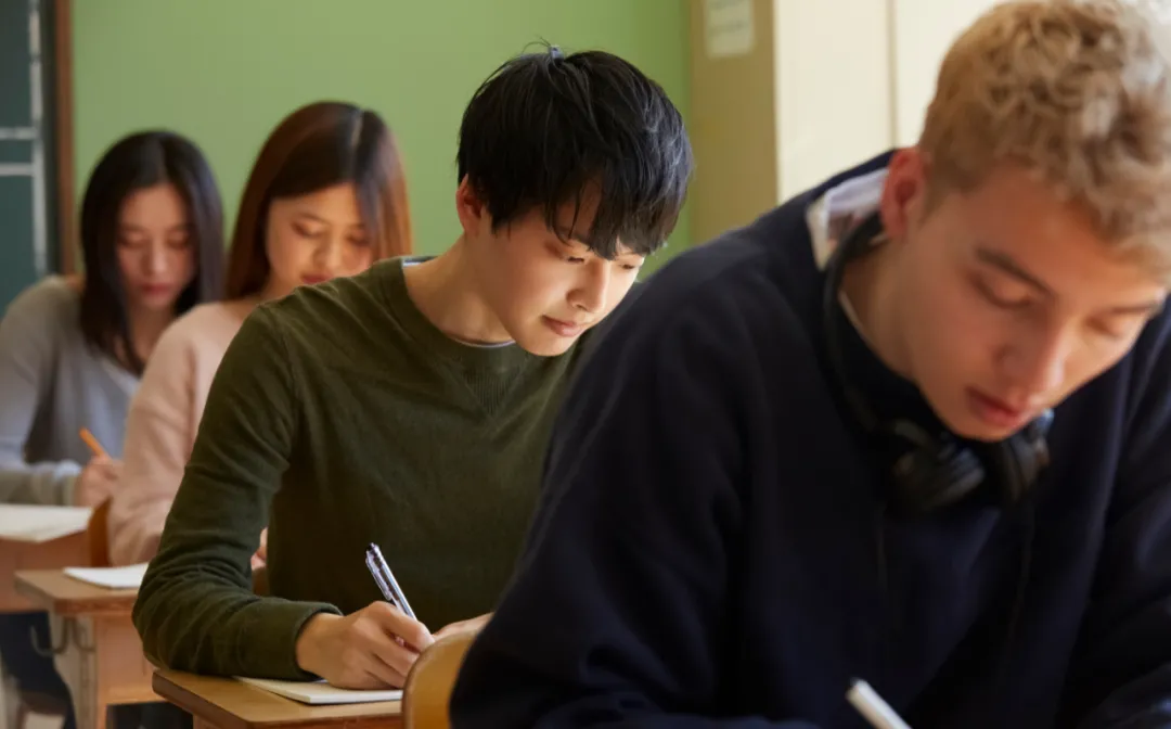 留学生|一年制硕士毕业，我成了“海归废物”