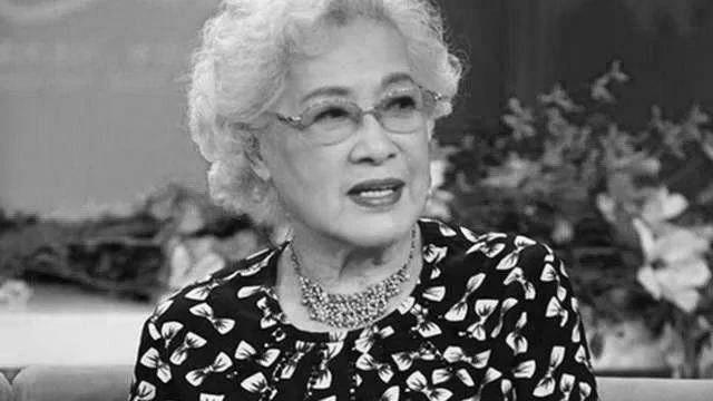 秦怡|秦怡丧礼已经举行，一切从简，家人因疫情缘故无法前去送别