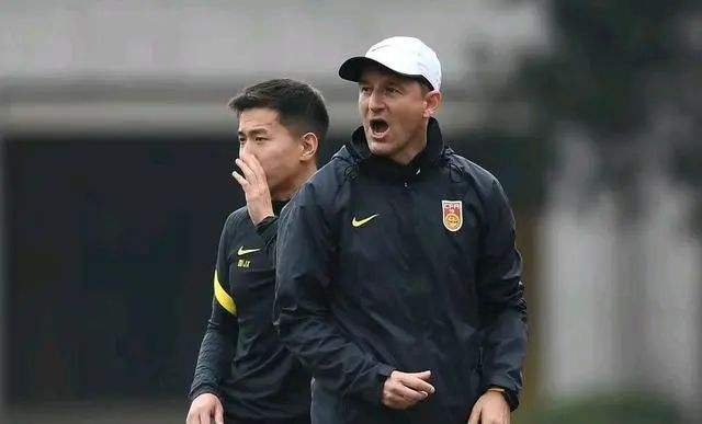 澳大利亚队|中国男足有望迎第34位教练！陈戌源面临2选1，比李铁李霄鹏出色