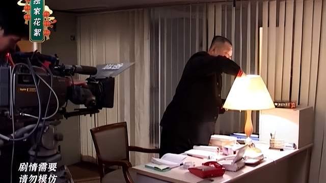 范伟|范伟拍戏花絮曝光！把烫灯泡直接塞嘴里，赵本山头发乌黑状态年轻