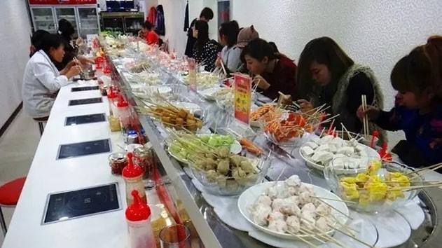 鲍鱼|旋转小火锅，曾人满为患，为何吃的人越来越少？便宜的背后都是坑